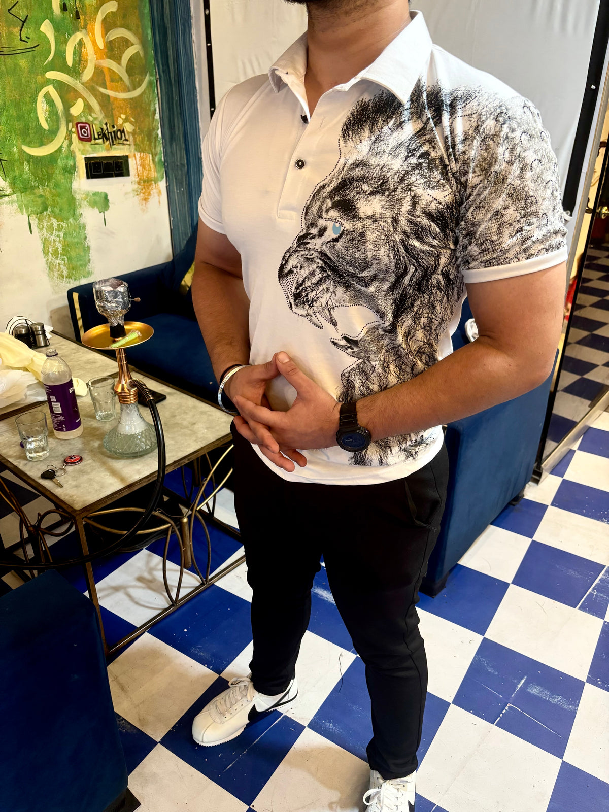 ONE SIDE LION