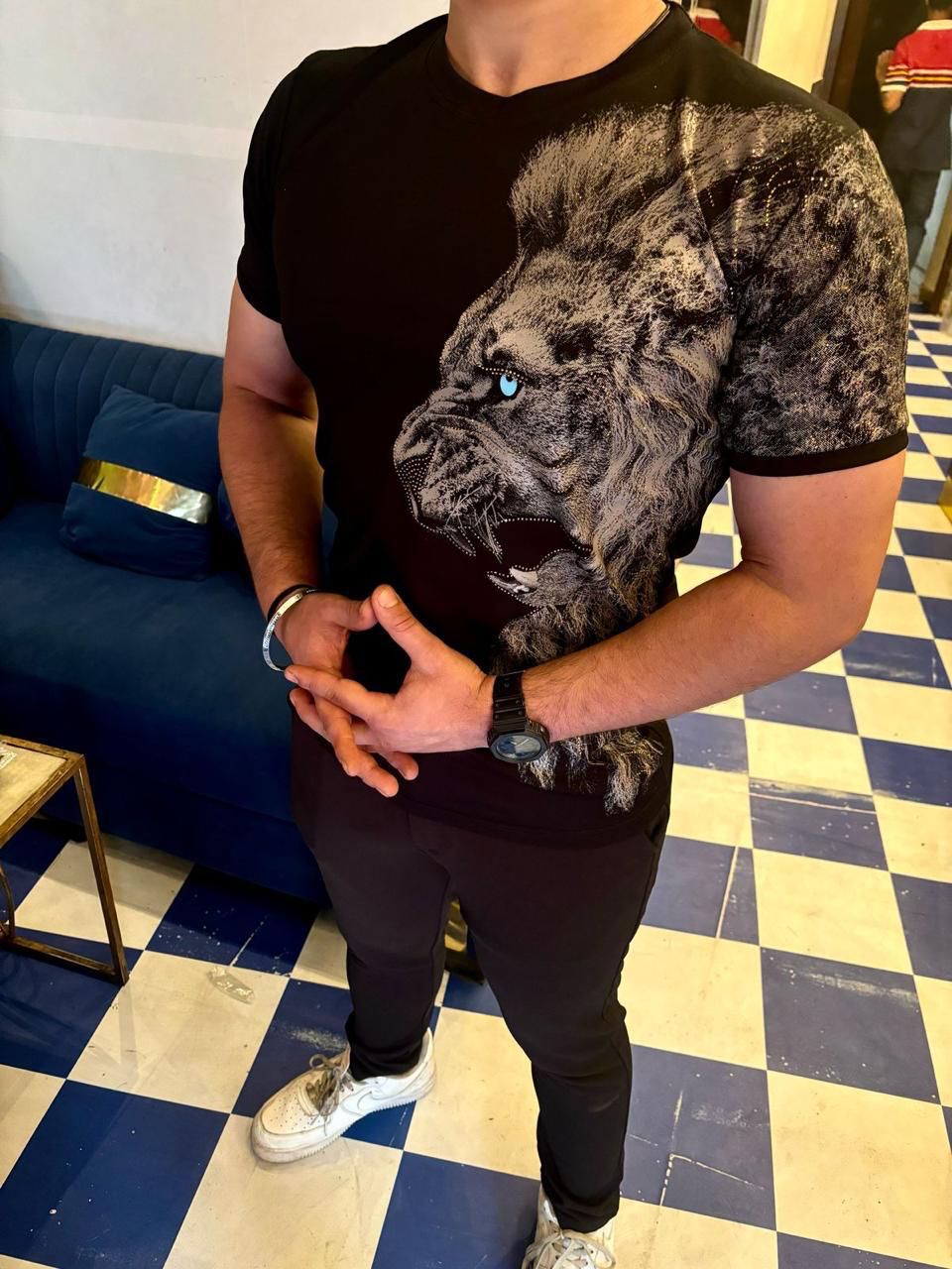 LION BLUE EYE
